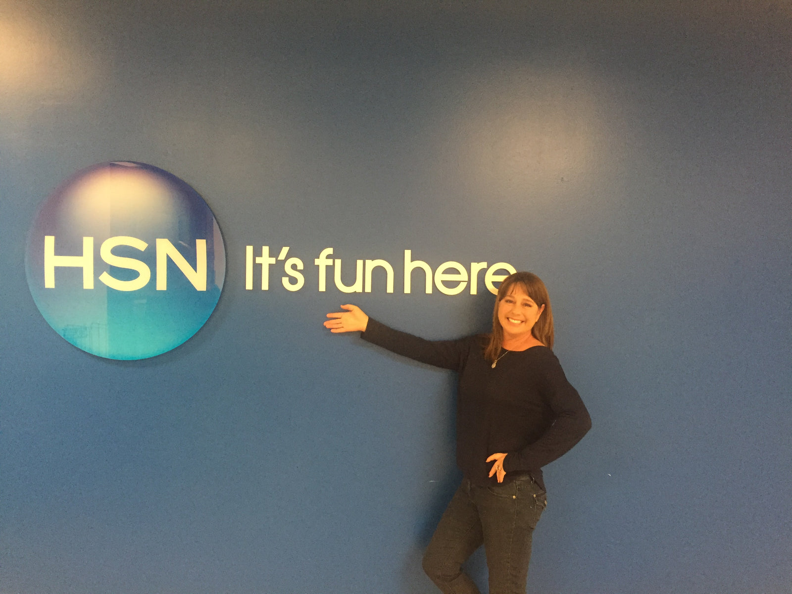 HSN features Bakers Sto N Go cookie containers.  Bakers Sto N Go is a food storage container great for iced cookies, frosted cookies, bundt cakes, and deviled eggs using the deviled egg trays.  Made in USA.  Women Owned.